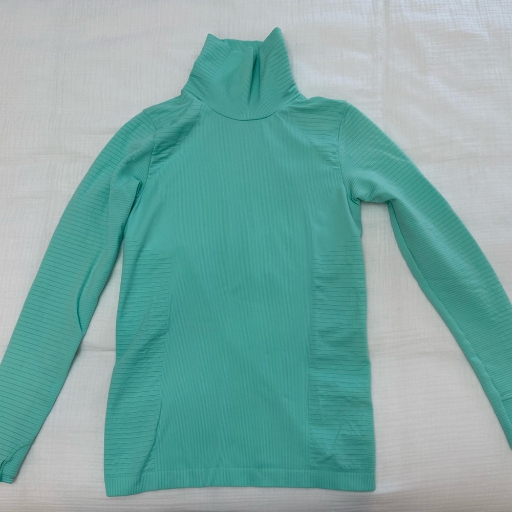 Athleta Light Green Ribbed Turtleneck